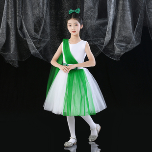 小学生合唱服儿童幼儿园集体舞蹈春晓绿色诗歌朗诵服春天演出可爱
