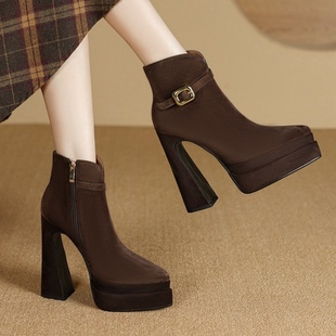 14cm恨天高女靴2025年秋冬新款时尚尖头软皮粗跟超高跟防水台短靴