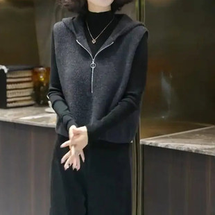 点击率女装加厚连帽背心针织马甲针织衫冬季新款独特漂亮叠穿上衣