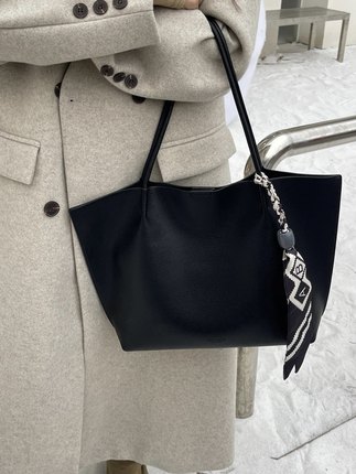 2025新款时尚百搭单肩斜挎包女高级感手提腋下托特包包80009