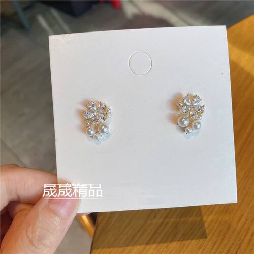 Flower earrings dangler small studs simple pearl earring耳环