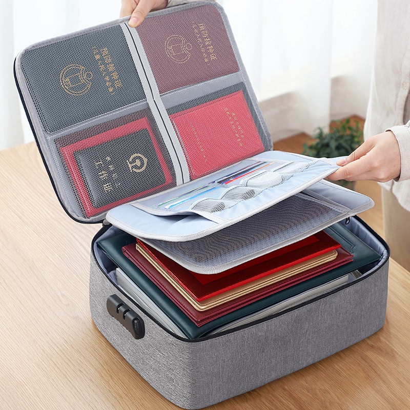 加厚大容量多功能护照证件收纳包
