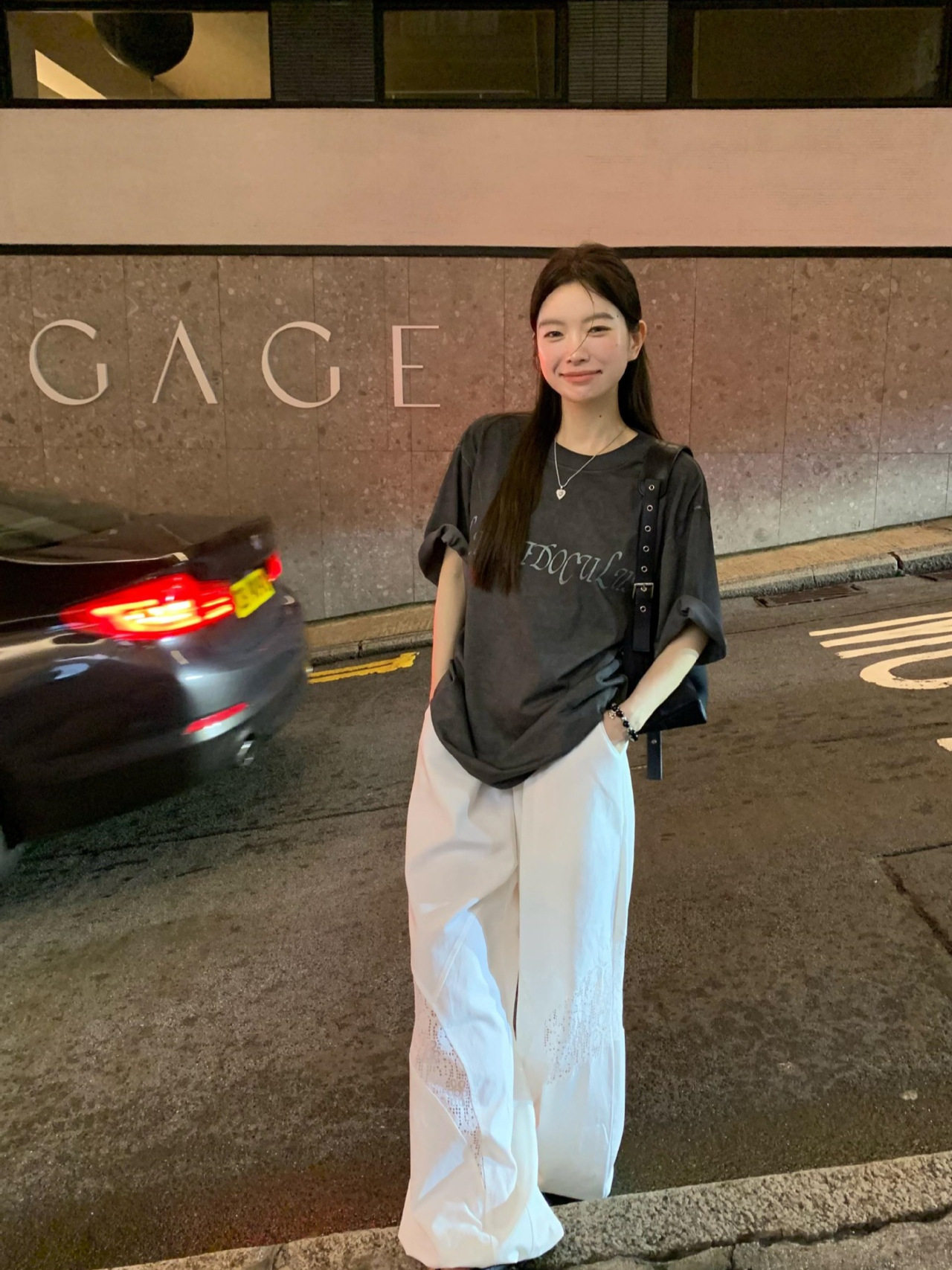设计感镂空蕾丝拼接休闲裤子女2025夏季新款高腰显瘦白色运动长裤