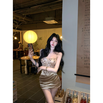 牛了牛了 法式吊带连衣裙女2025冬季抹胸性感包臀裙拼接宴会裙子