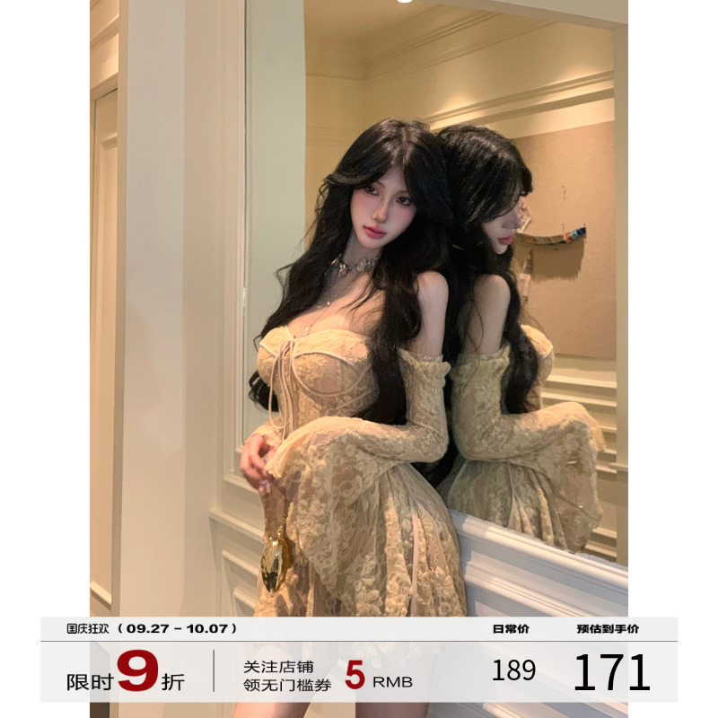 牛了牛了 法式蕾丝连衣裙女2025秋季性感鱼骨抹胸裙长袖约会裙子 - 封面
