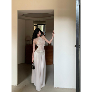 拼接长裙露肩约会裙子 法式 牛了牛了 蕾丝挂脖连衣裙女2025秋季