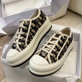 老花字母厚底帆布鞋 女刺绣小白鞋 系带休闲运动鞋 2026新款 平底单鞋