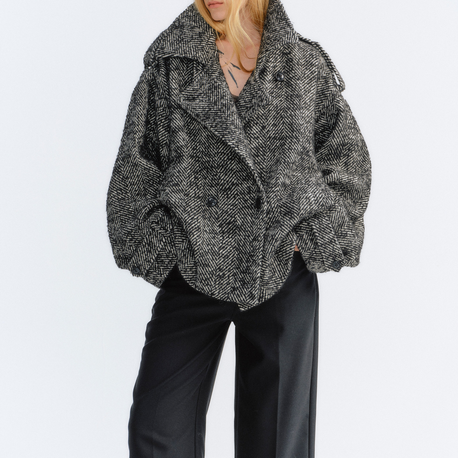 【博主同款】TOATEE 黑白磨毛人字纹立体廓形毛呢短外套大衣