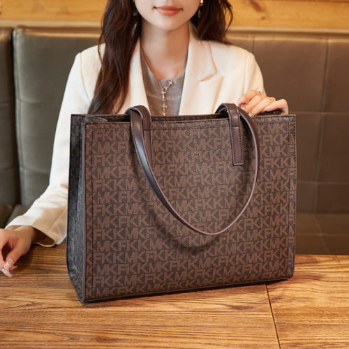 女士大容量品牌上班托特包包真皮
