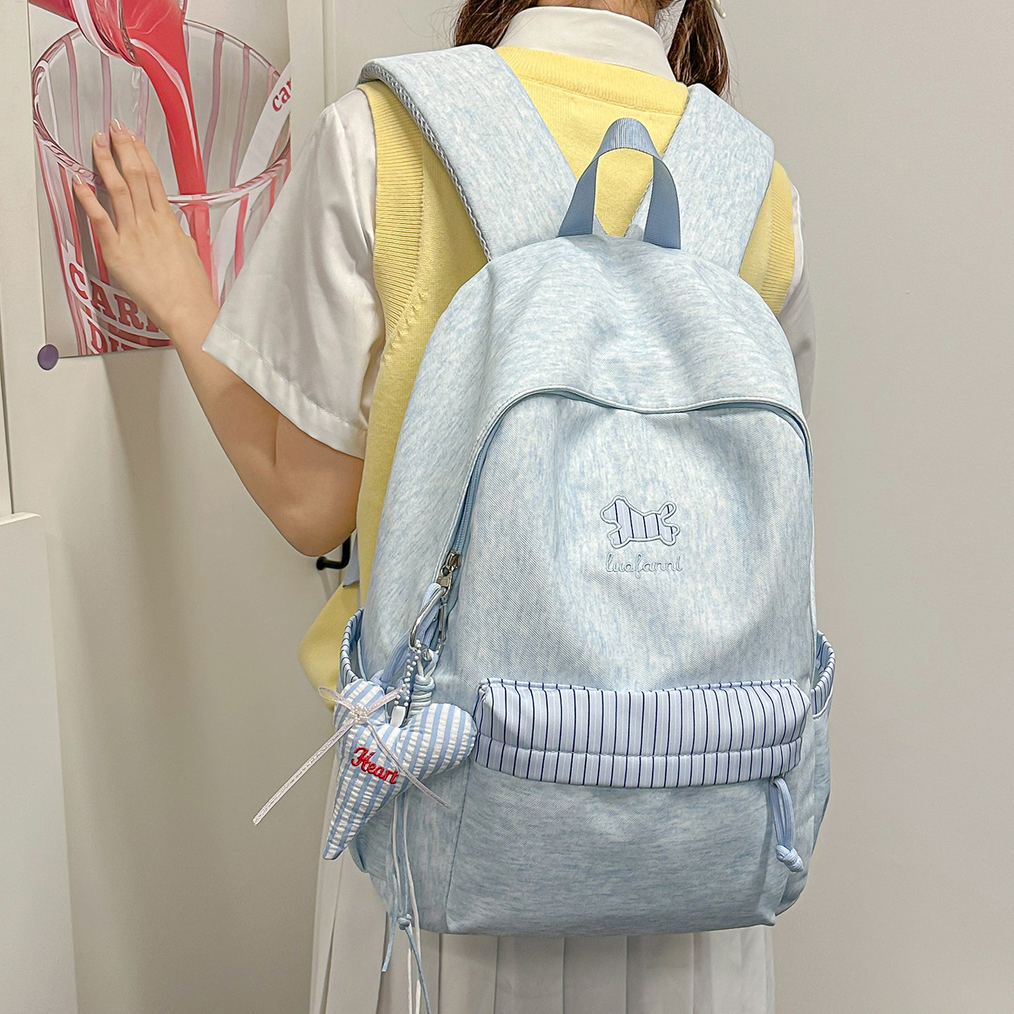 书包女韩版ins风初中生高中生轻便百搭双肩包刺绣条纹大学生背包