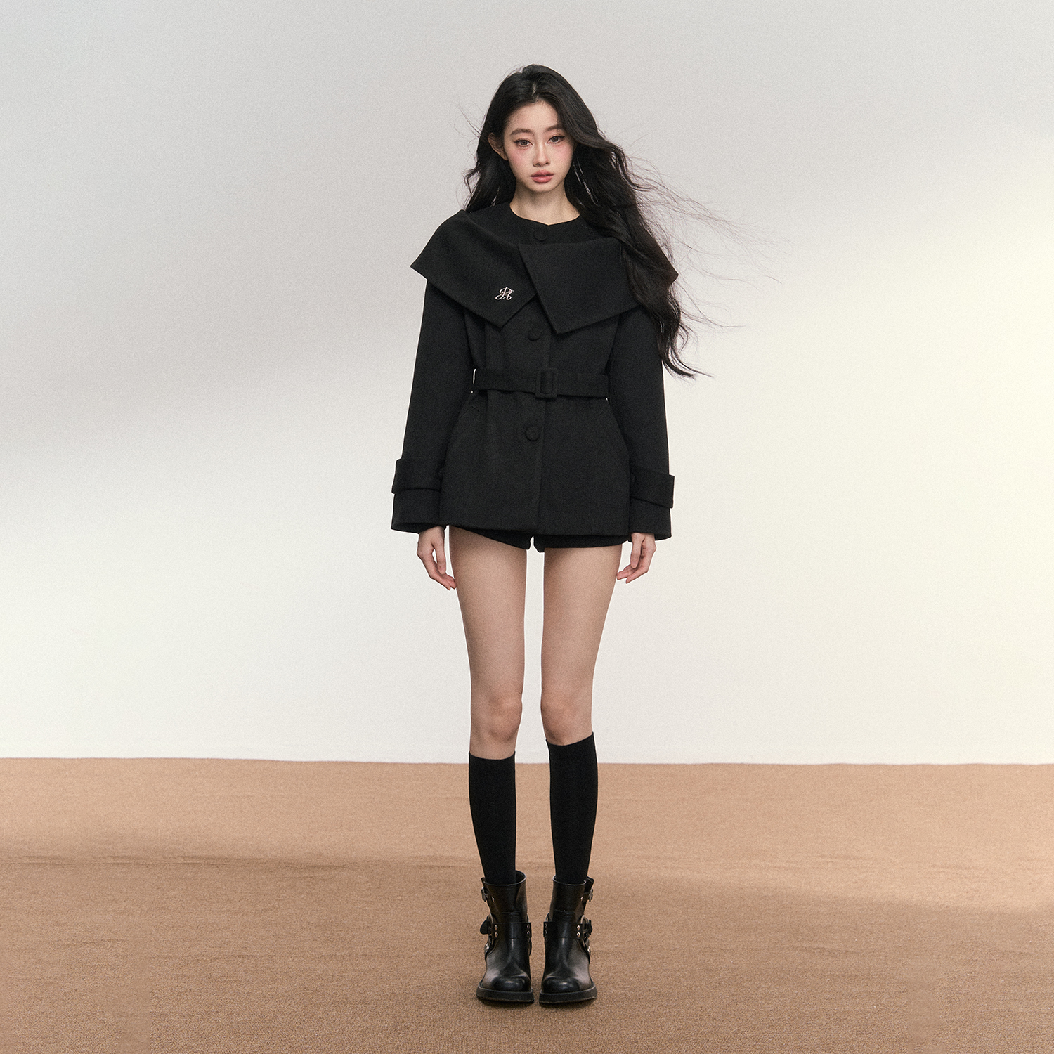 PUNCH 24FW高级感黑色收腰毛呢外套披肩假两件套装