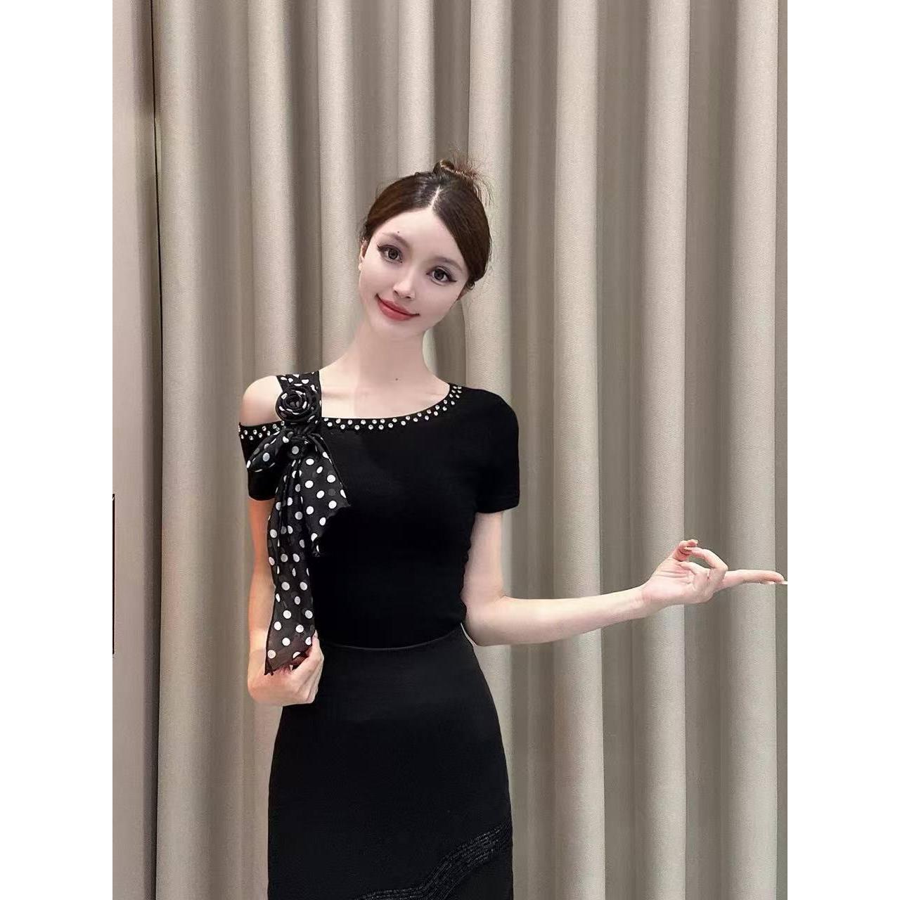 欧洲站2025年t恤女时尚半袖夏季闪钻上衣高级感新品露肩短袖修身