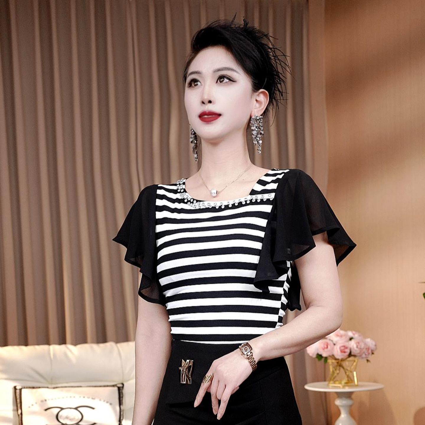 时尚黑白条纹上衣女2026夏季新款洋气钉钻荷叶袖短袖t恤修身小衫