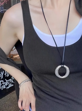 张悦儿同款镂空圆环吊坠项链韩国ins风甜酷高级感皮绳毛衣链颈链