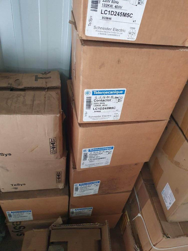 施耐德交流接触器LC1D245M5C