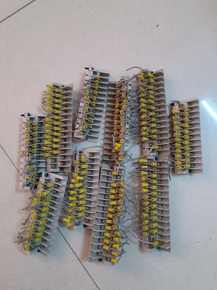 拆机欧姆龙PLCCPM2A-40CDR-A接线端子排,实物