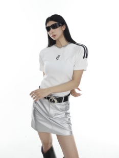 Ultr 打底T袖 女先鋒潮流肌理感夏季 內搭 Loto小眾辣妹三條杠修身