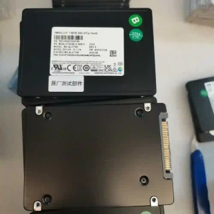 3.84T 1.92T 7.议价 960G 出三星PM9A3