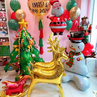 饰气氛场景布置 圣诞节站立金色麋鹿气球酒吧商场店铺面橱窗装