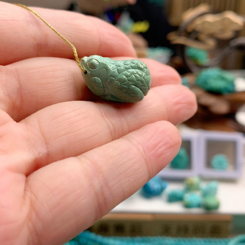郧西特色菜籽雕刻金蟾