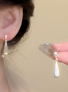 巨好看独特漂亮清冷感拉丝水滴耳环2025新款爆款高级感轻奢耳钉女