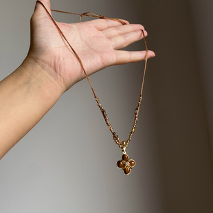 秋冬毛衣链轻奢高级感 长款 美拉德仿虎眼石四叶花项链女款 2025新款