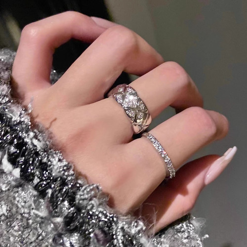 闪钻菱格戒指女轻奢高级感指环