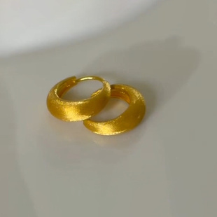 金色拉丝磨砂素圈耳环2026新款 高级感耳扣女简约气质百搭耳圈 爆款