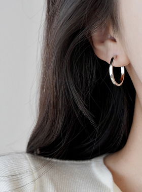 S925银素圈耳环秋冬女小众独特设计高级感耳圈耳扣气质冷淡风耳钉