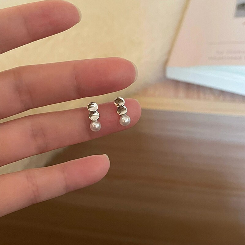 S925纯银小圆片珍珠耳钉女小众设计感小众简约气质耳环高级感轻奢