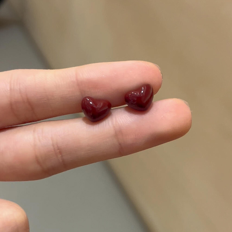 复古酒红色爱心耳钉2025新款爆款