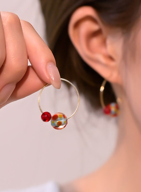 多巴胺彩色琉璃波点圆球耳环女小众独特绝美气质耳圈2025新款爆款