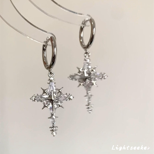 小众独特十字架锆石雪花耳环轻奢高级感甜酷风四芒星耳扣气质耳钉
