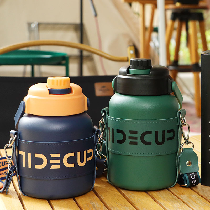 大容量便携背带大肚保温杯女生户外斜跨吸管杯儿童家用手提喝