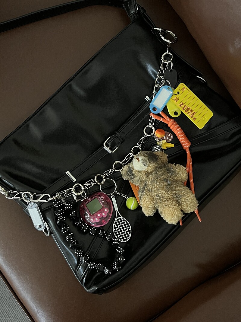 JUSSING Maximalist Bear Chain Charm: Elevate Your Bag Style - Product image 3