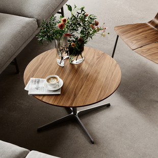 Fritz Hansen Supercircular™ 圆桌现代茶几胡桃木轻奢小圆桌