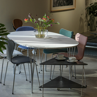 丹麦Fritz Hansen Superellipse™简约餐桌圆桌金属桌腿书房桌子
