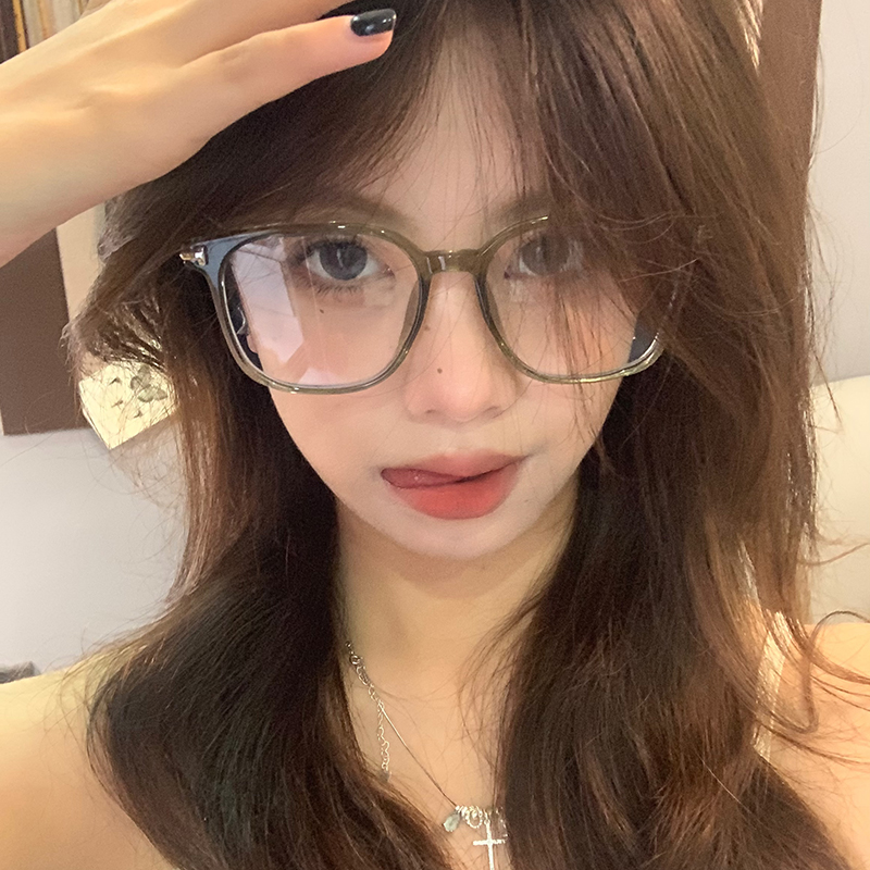 初明素颜显白绿大框眼镜近视女