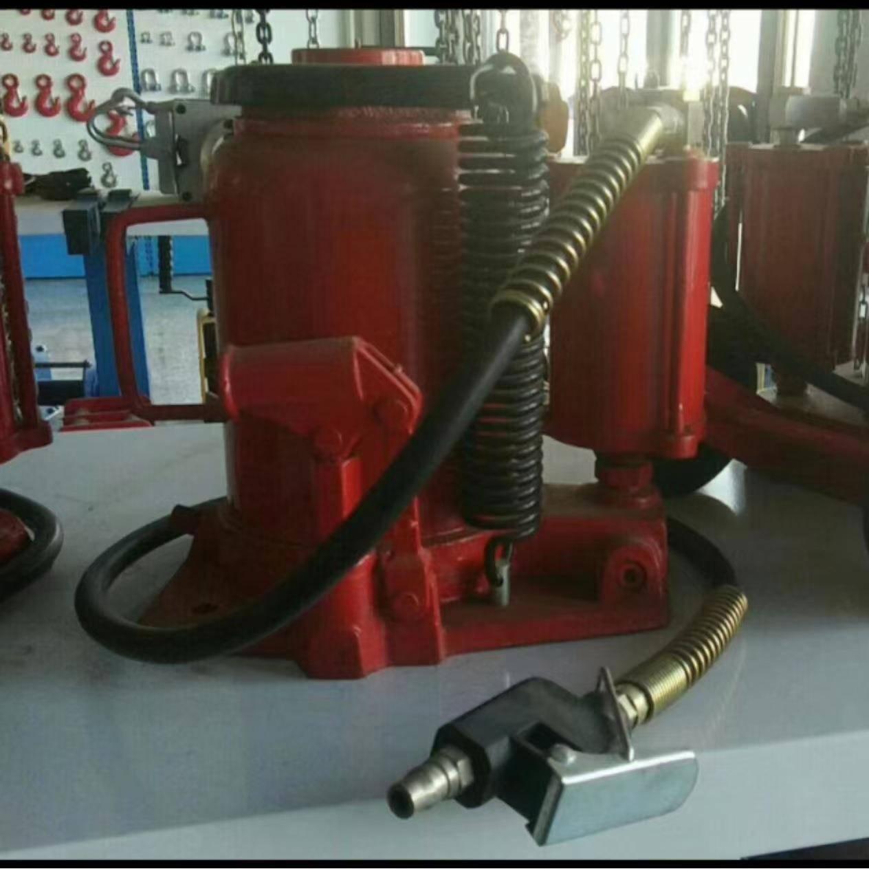 换胎千斤顶气动液压千斤顶50T气动手动两用千斤顶立式气动千斤顶