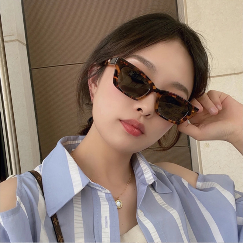墨镜猫眼太阳镜小方框2025新款百搭舒适个性简约方形大脸街拍时尚