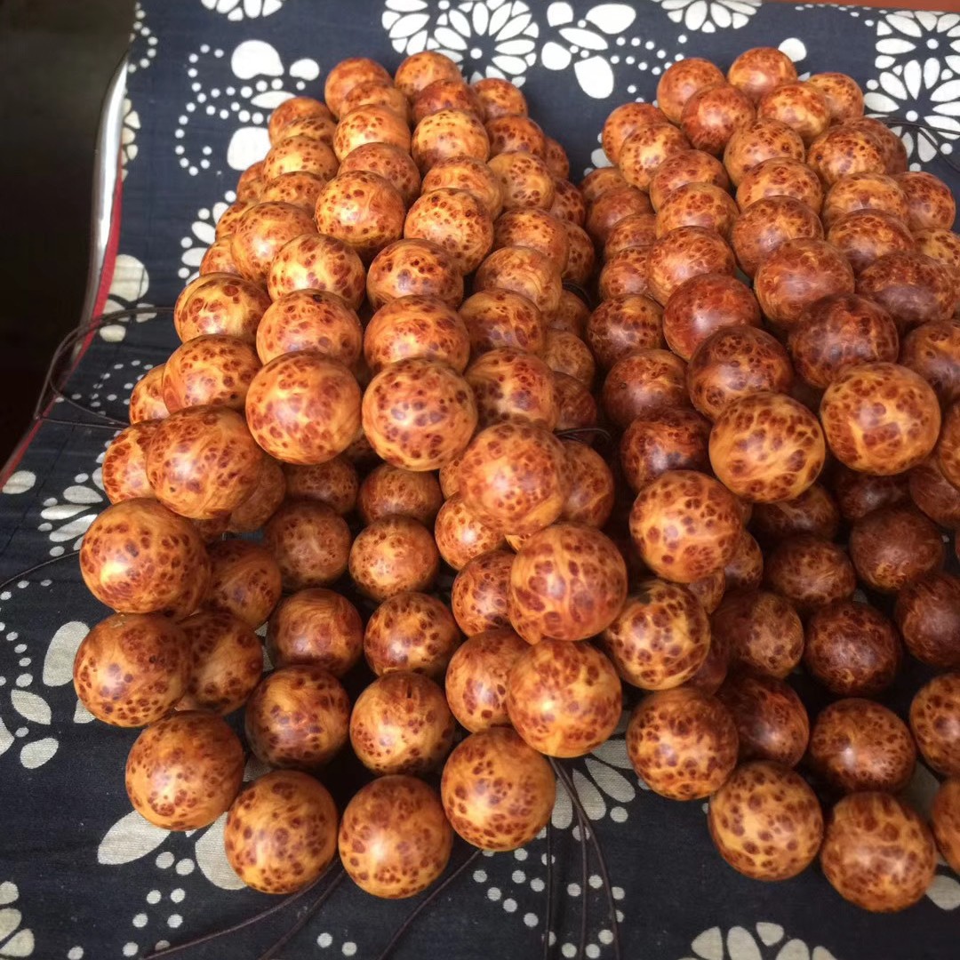 崖柏瘤疤手串20mm满瘤疤雀眼凉山料手串太行陈化料文玩佛珠厂