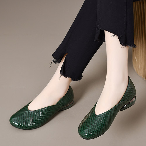 新款软底豆豆鞋春款小皮鞋奶奶鞋