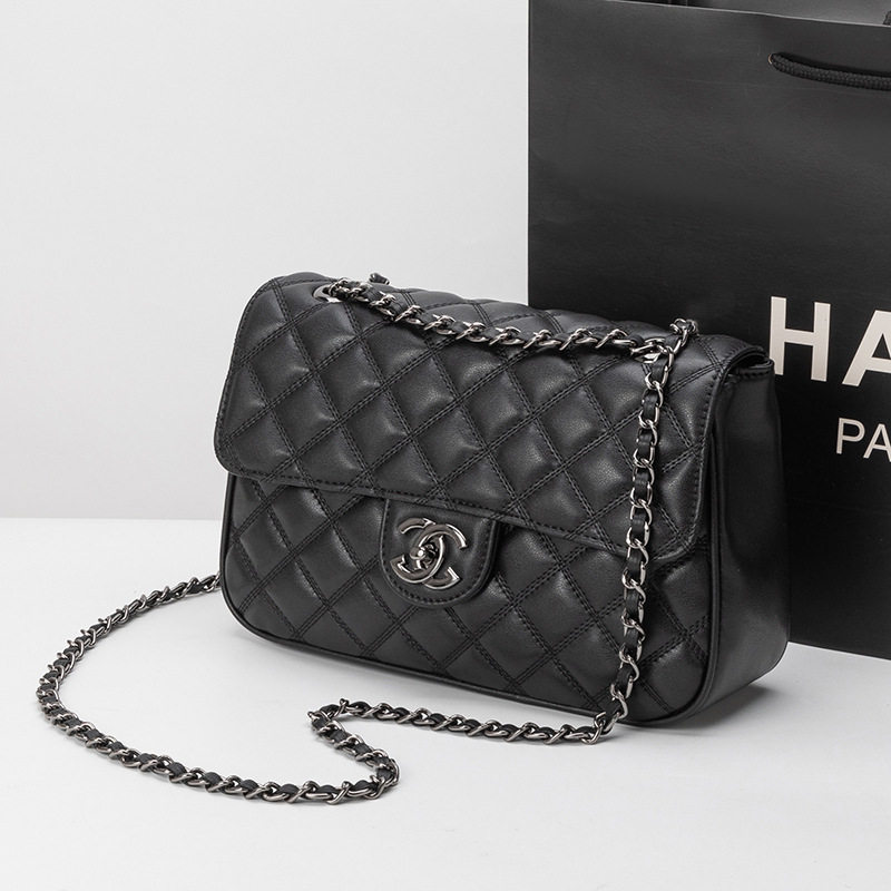 2026 New Authentic Fragrant Grandma Quilted Chain Bag, Fashionable Single Shoulder Crossbody Bag, Versatile Small Square Bag, Lock Bag