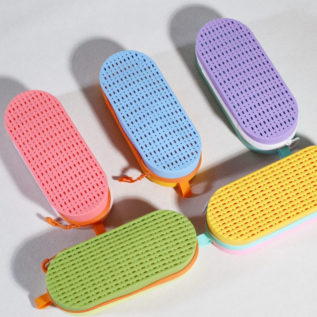 便携防摔透气耐磨游泳装备保护收纳盒硅胶泳镜盒专业大框泳镜盒