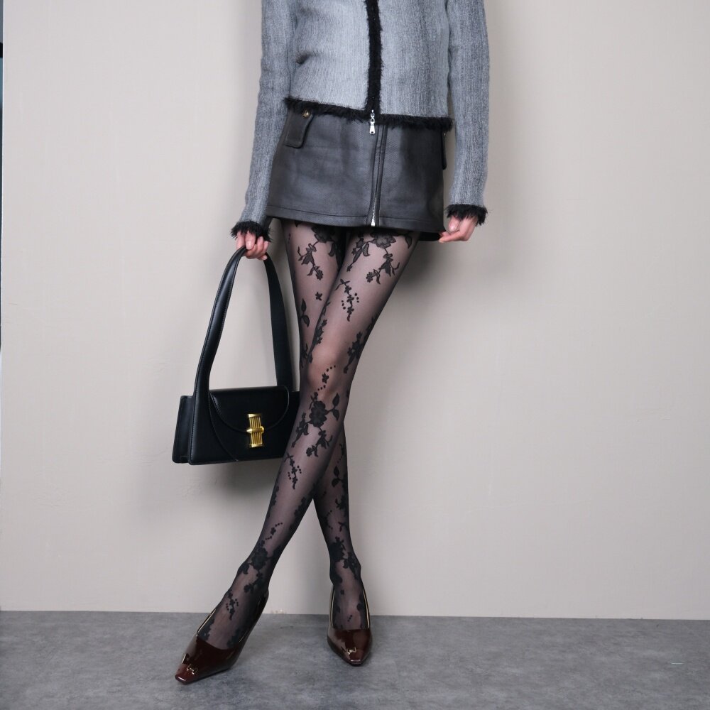 还是逃不过这个风格~御姐气场花卉提花丝袜黑色显瘦打底袜