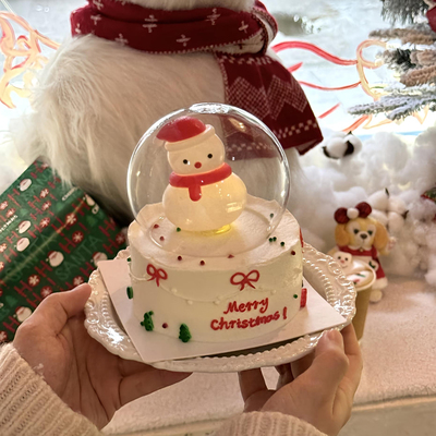 网红圣诞节水晶球蛋糕装饰摆件发光雪人塑料透明罩玻璃罩插件