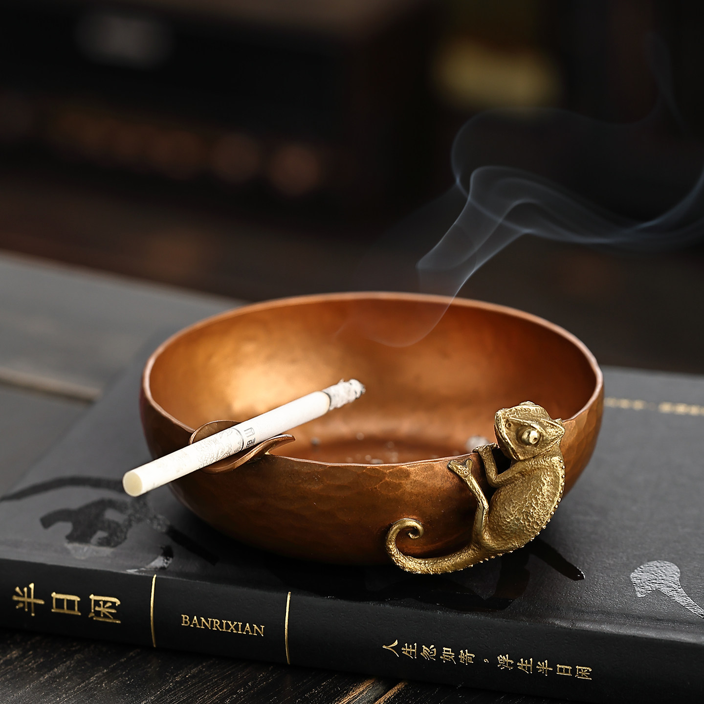 办公室个性烟灰缸茶桌摆件茶宠手工创意紫铜变色龙茶洗建水茶渣缸