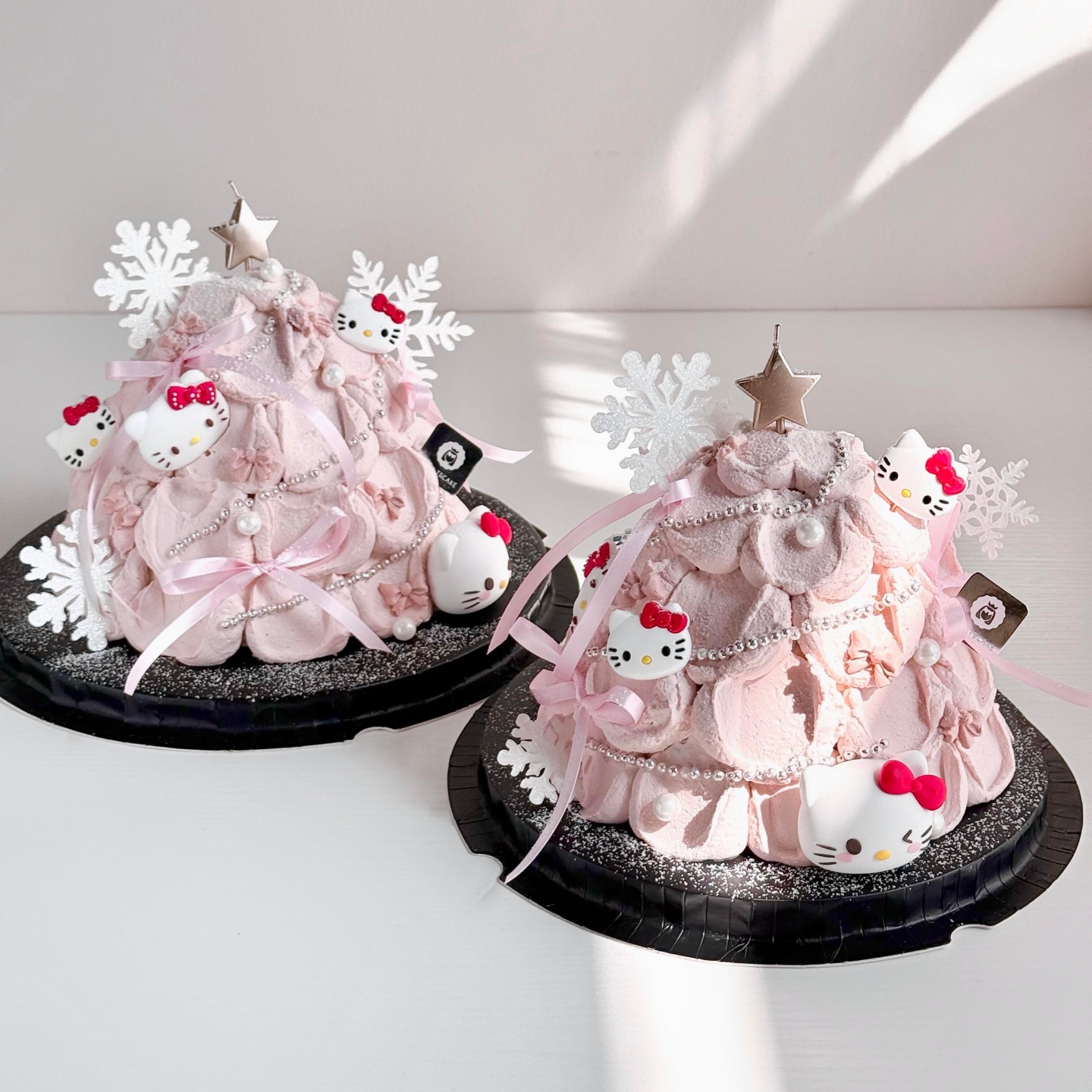 2025圣诞节KT猫蛋糕装饰雪花亚克力珍珠链节日甜品派对装扮插件