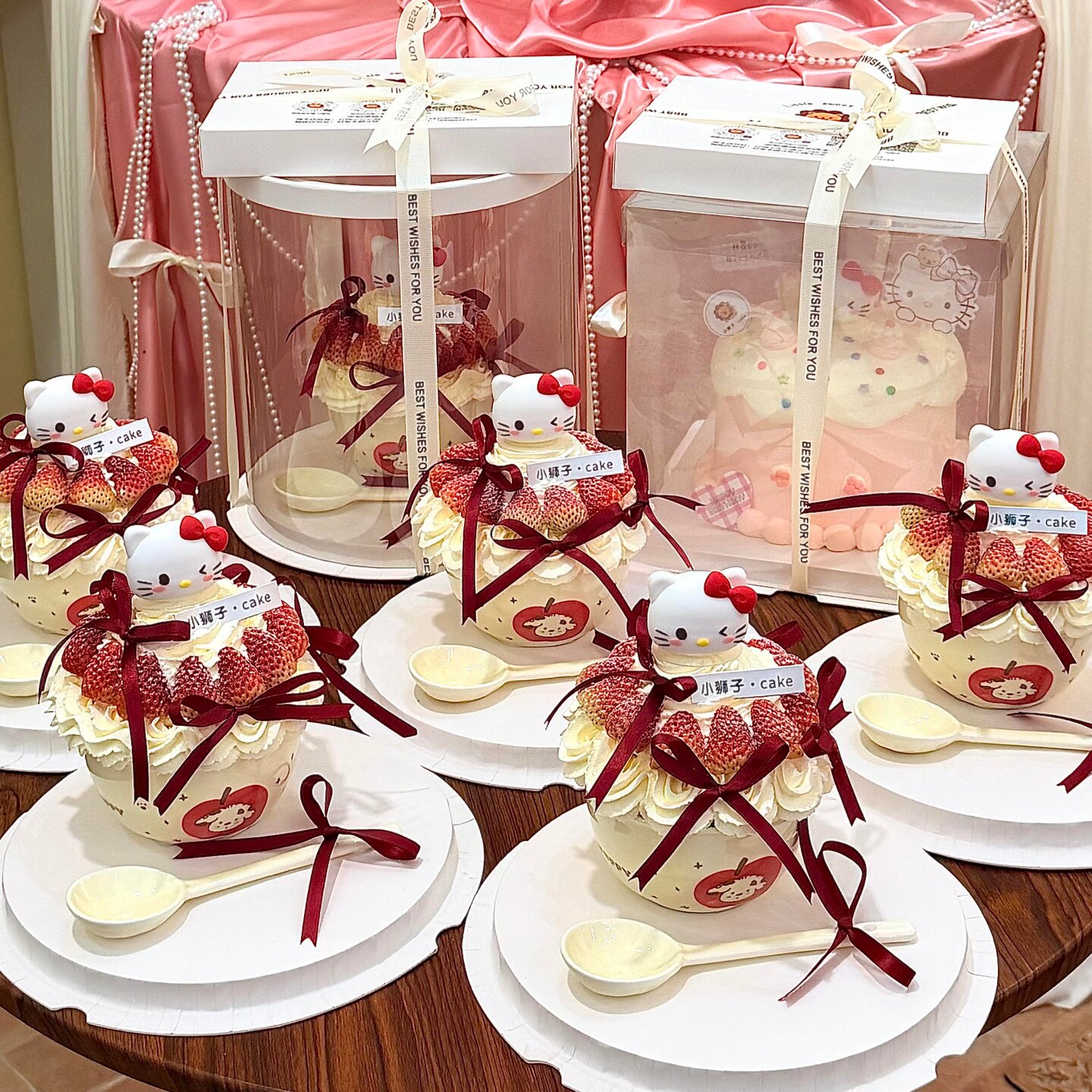 2026圣诞节新年hellokitty草莓碗蛋糕装饰苹果小狗甜品陶瓷碗装扮