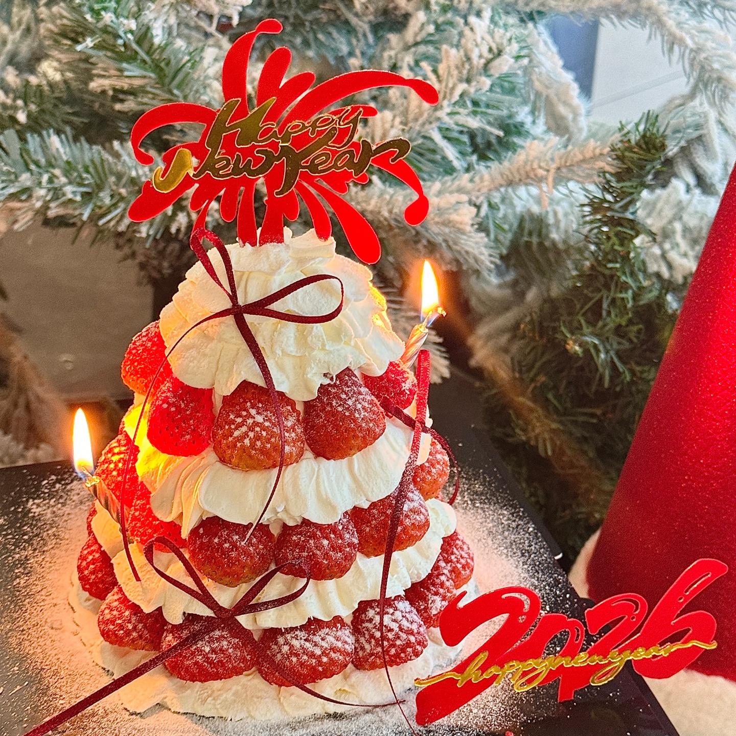 2026新年快乐许愿塔草莓蛋糕装饰礼花亚克力插牌元旦跨年马年摆件